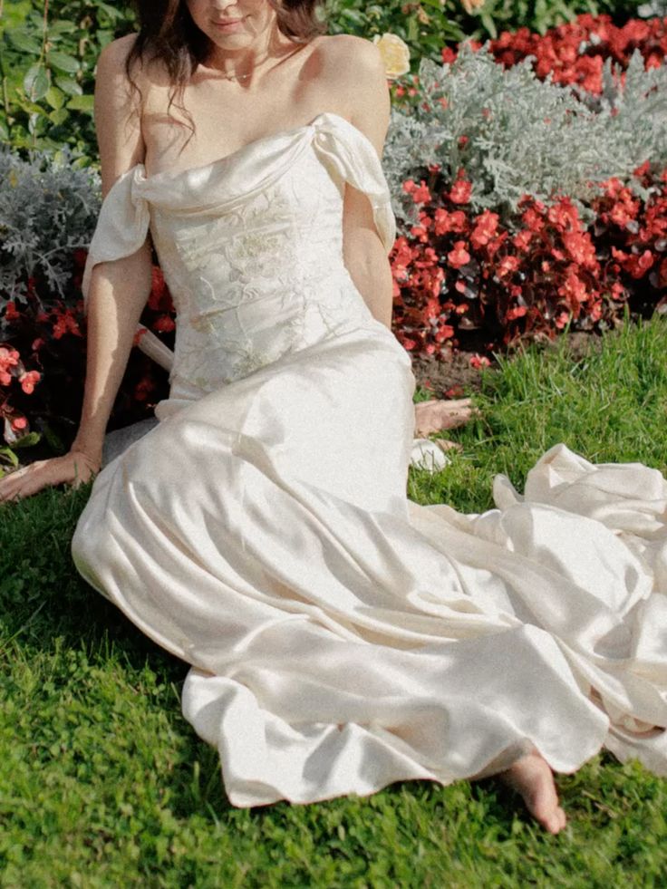 Vintage Ivory Sheath Off the Shoulder Lace Satin Long Wedding Dress DP5212