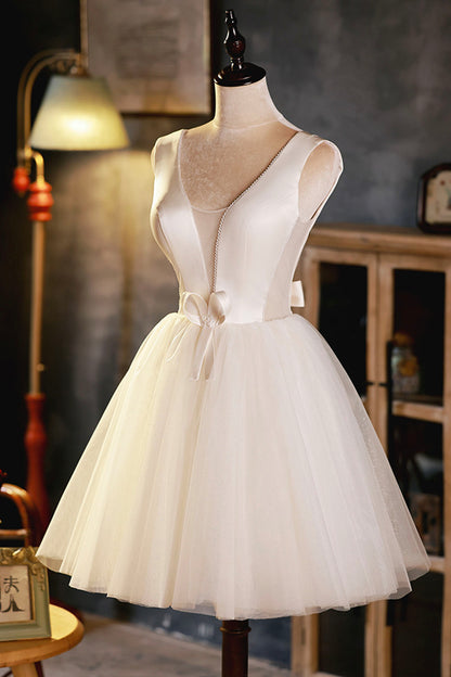 Lovely A Line V-neck Bow Backless Tulle Homecoming Dresses DP922