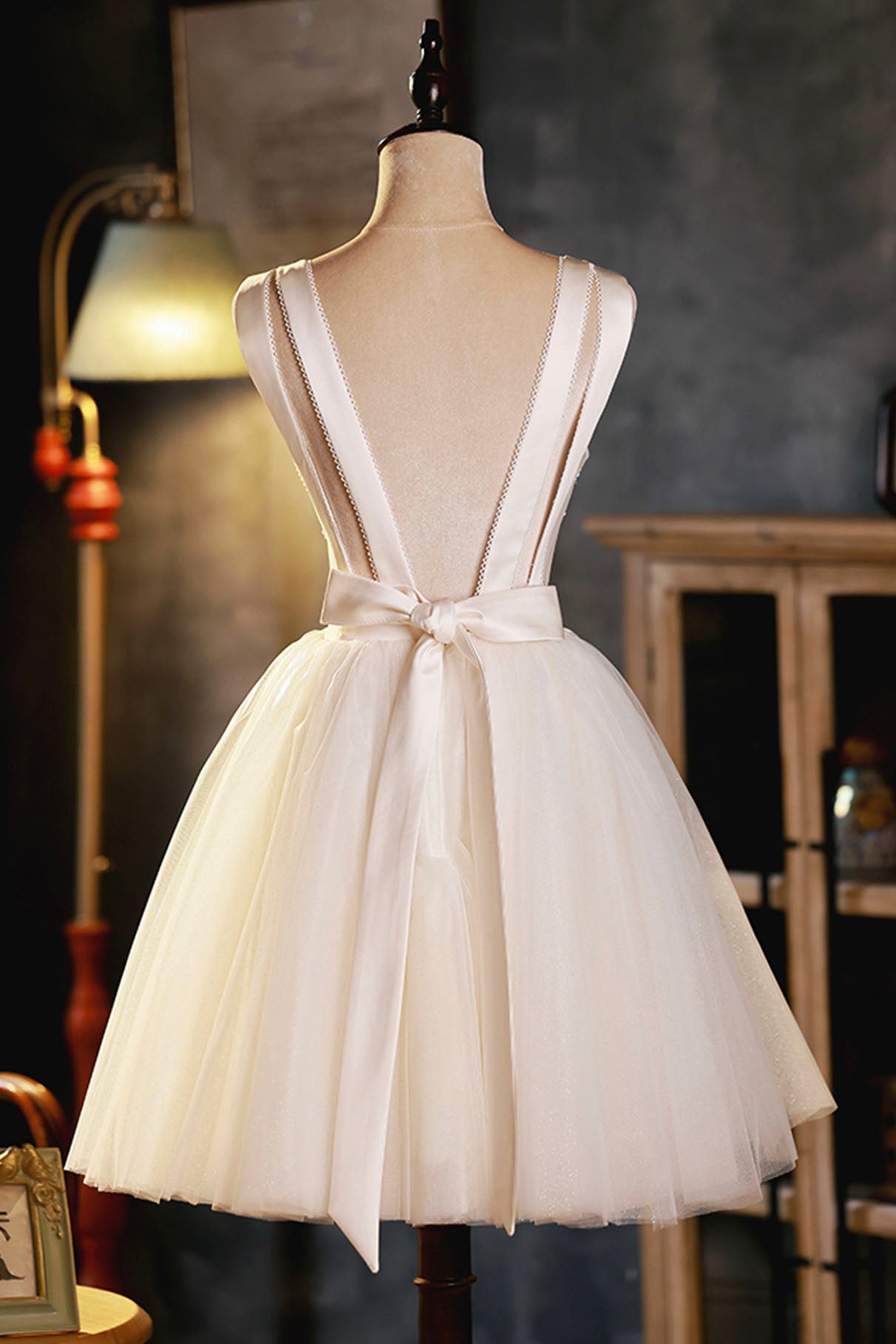 Lovely A Line V-neck Bow Backless Tulle Homecoming Dresses DP922